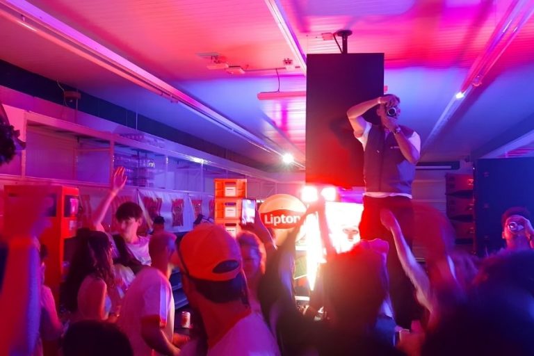 IKEA ve Colruyt’tan Gen Z Hamlesi: Mağazalar Bir Geceliğine Rave Alanına Dönüştü