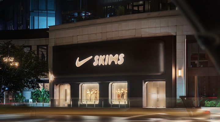 NikeSkims Çin’de İlk Fiziksel Mağazasını Açtı: Spor Giyim Ve Kadın Odaklı Tasarım Aynı Alanda Buluşuyor