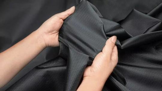 Moda Sektöründe Polyester Tartışması: Tüketici Tercihleri Yeniden Değişiyor