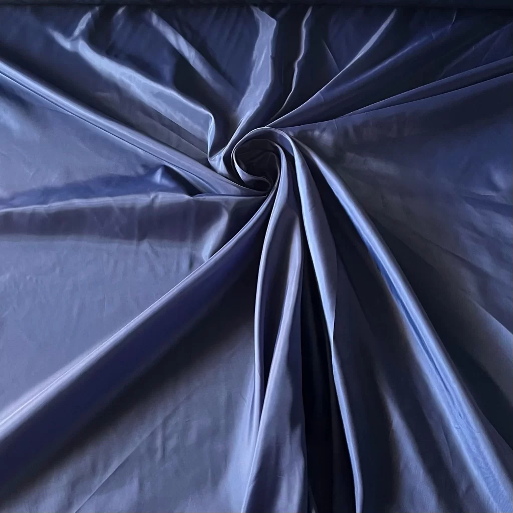 moda sektöründe polyester tartışması: tüketici tercihleri yeniden değişiyor 6 lacivert polyester astar kumas